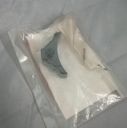 NEW GENUINE SUZUKI 57617-28602 KNOB, LIGHTING PE250