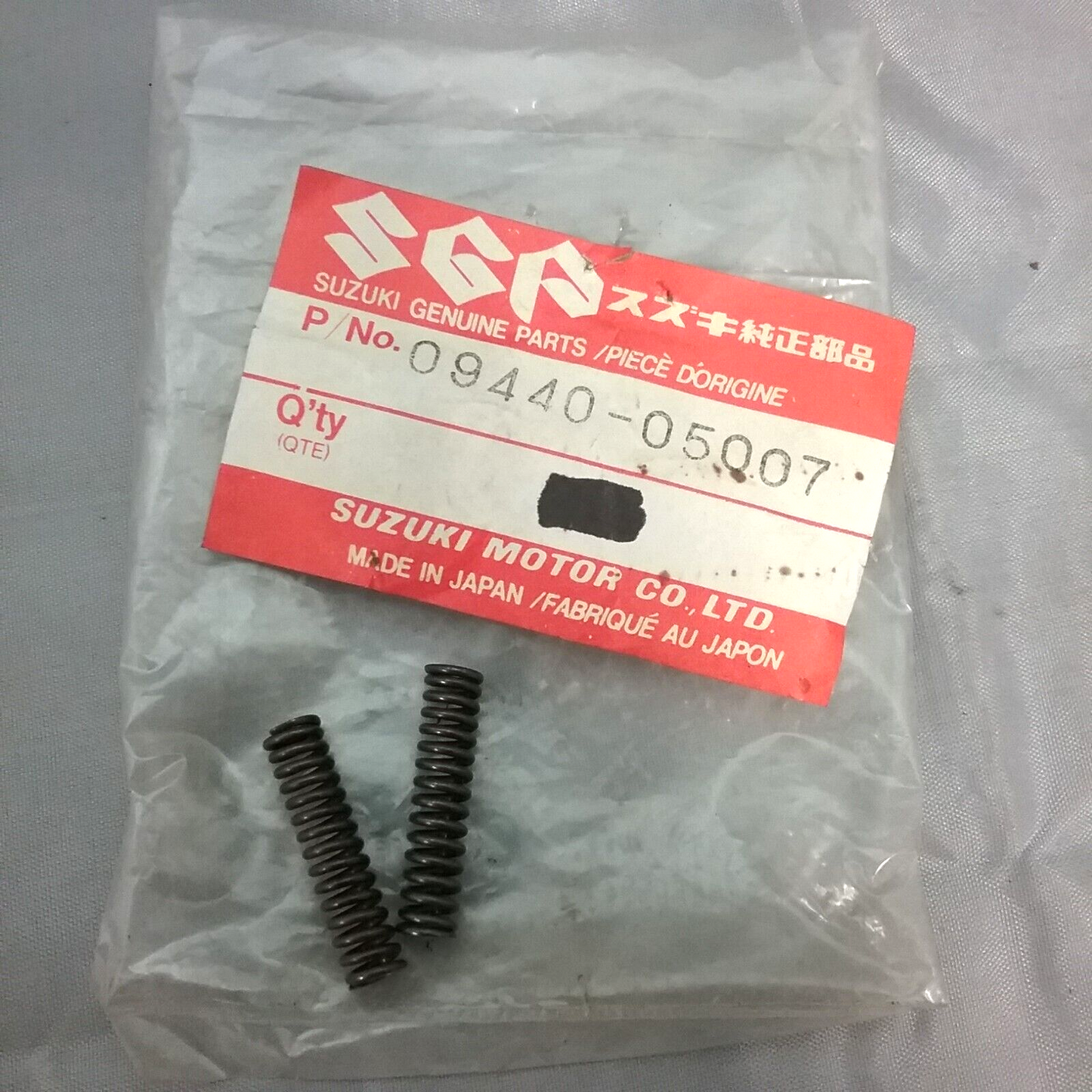 QTY 2 NEW GENIUNE SUZUKI 09440-05007 GEAR SHIFTING SPRING T10