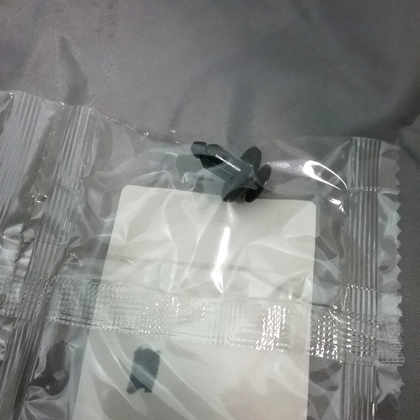 QTY 5 NEW GENIUNE SUZUKI 09409-06322 SEAT TAIL COVER CLIP BLACK GS750E, ES