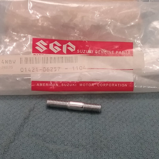 NEW GENUINE SUZUKI 01421-06257 STUD BOLT (L:25) OIL PUMP 1980-1997