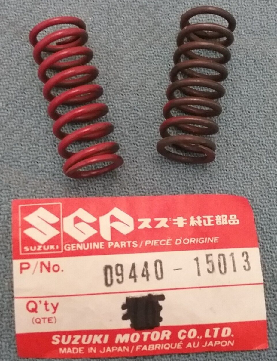 QTY 2 NEW GENIUNE SUZUKI 09440-15013 CLUTCH SPRING GS250T