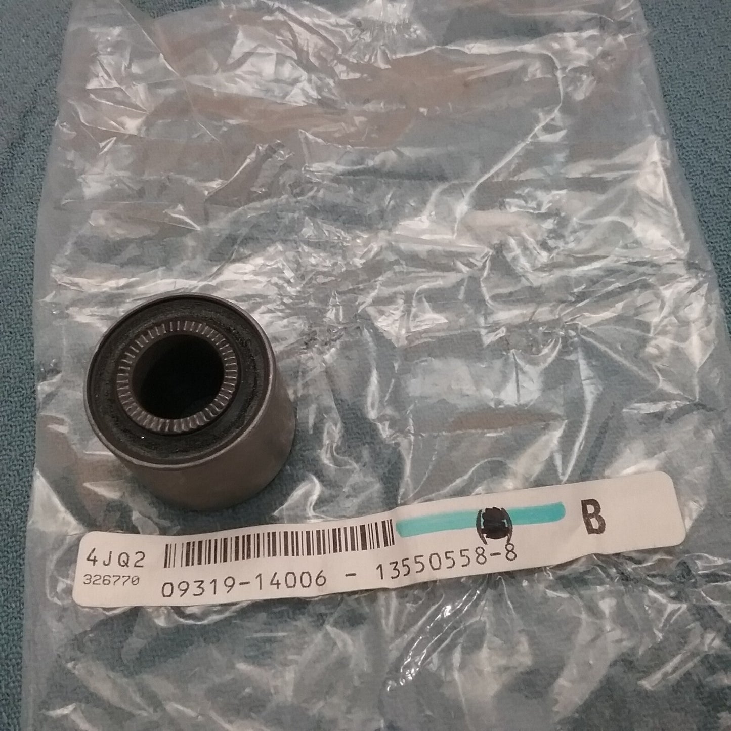 NEW REPLACES SUZUKI 09319-14006 BUSH, FRAME