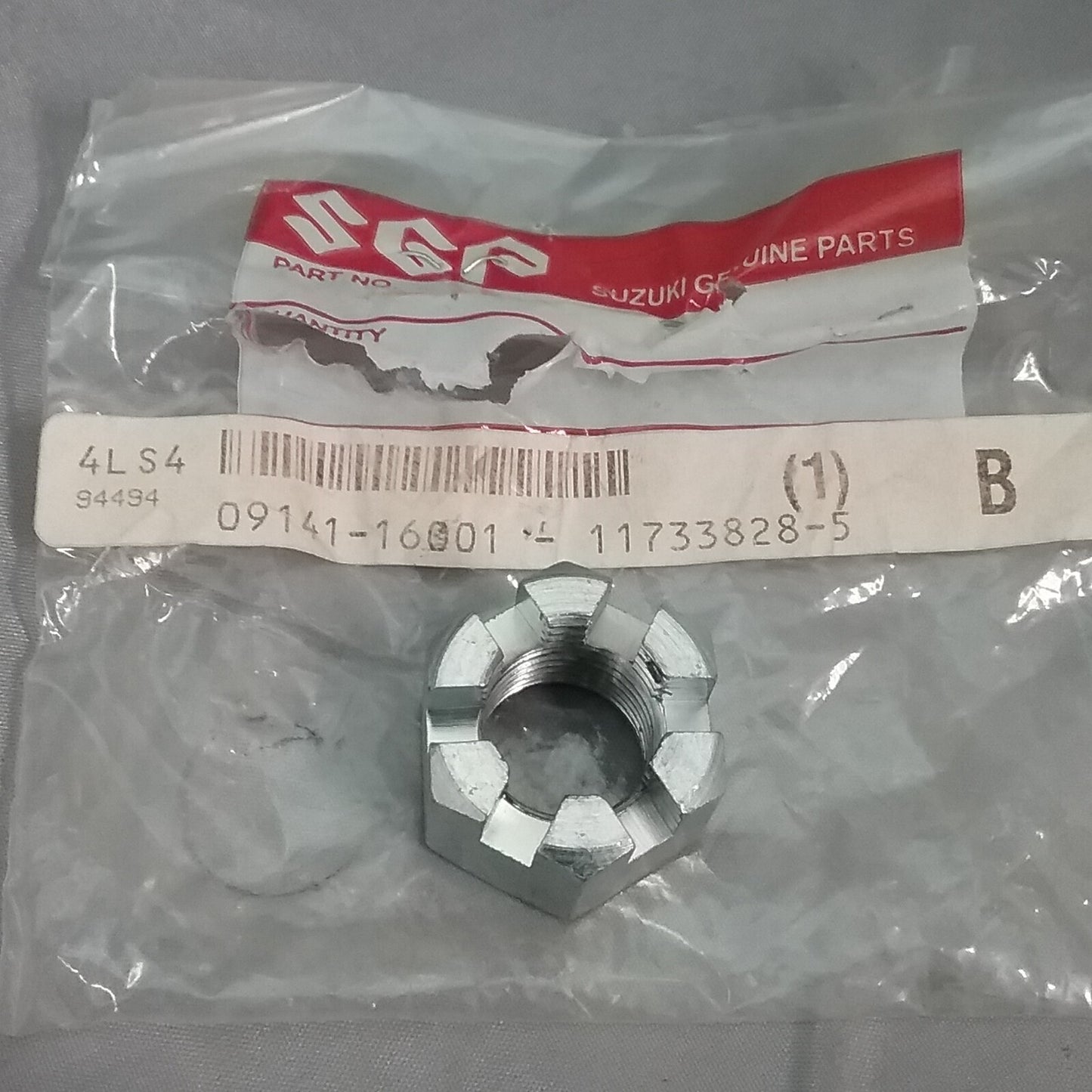 NEW SUZUKI 09141-16001 NUT REAR WHEEL GT380