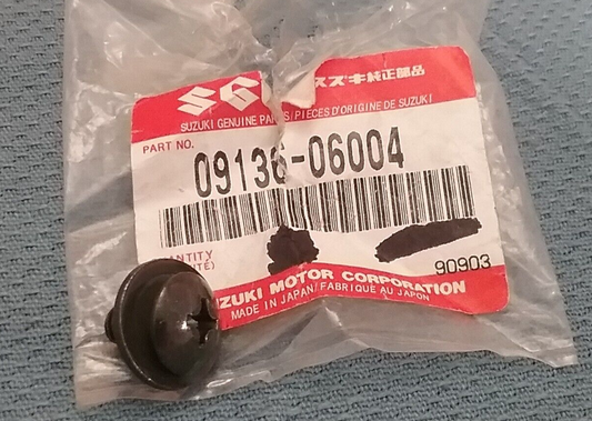 NEW GENIUNE SUZUKI 09136-06004 FRONT FENDER SCREW 1989-2016