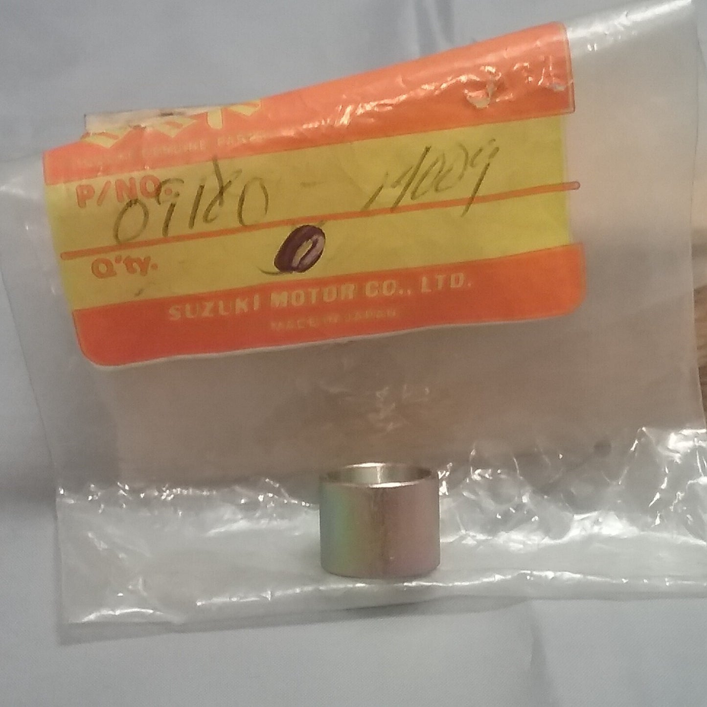 NEW SUZUKI 09180-14009 SPACER 14.9X17.3X13.5 FRAME COVER 1980-1982