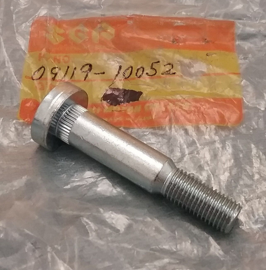 NEW SUZUKI 09119-10052 BOLT, RH REAR WHEEL 1987-1989