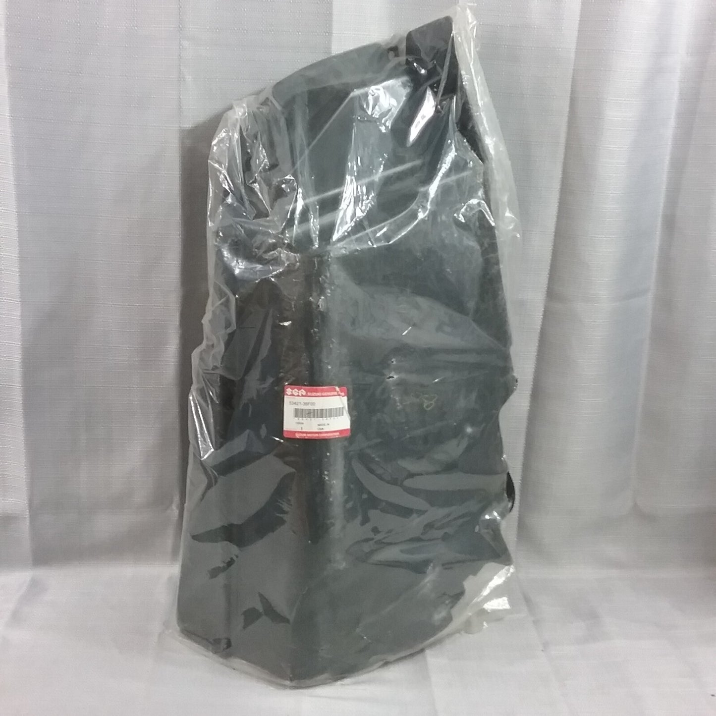 NEW GENUINE SUZUKI 53421-38F00 MUDFLAP, INNER LH 2002-2007