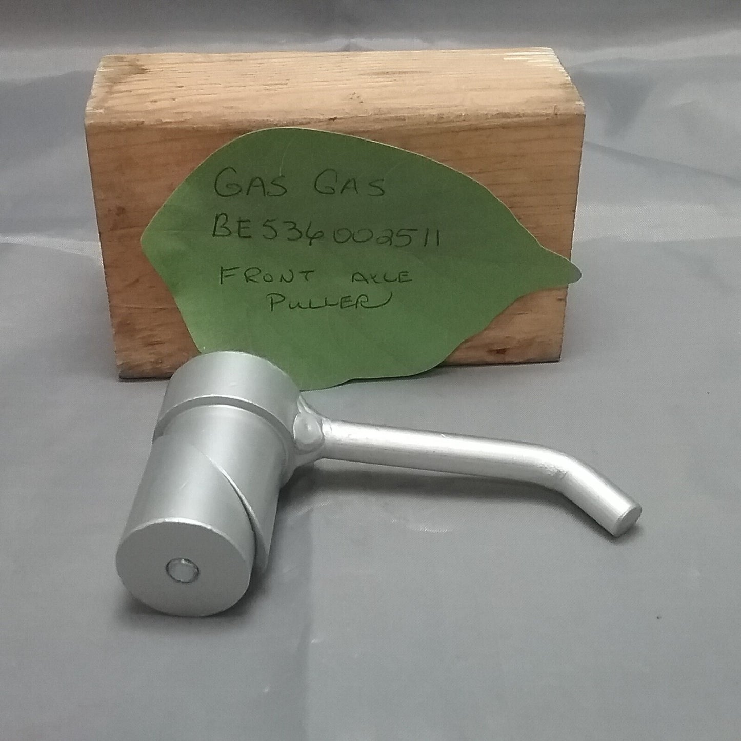 NEW GASGAS BE536002511 FRONT AXLE PULLER