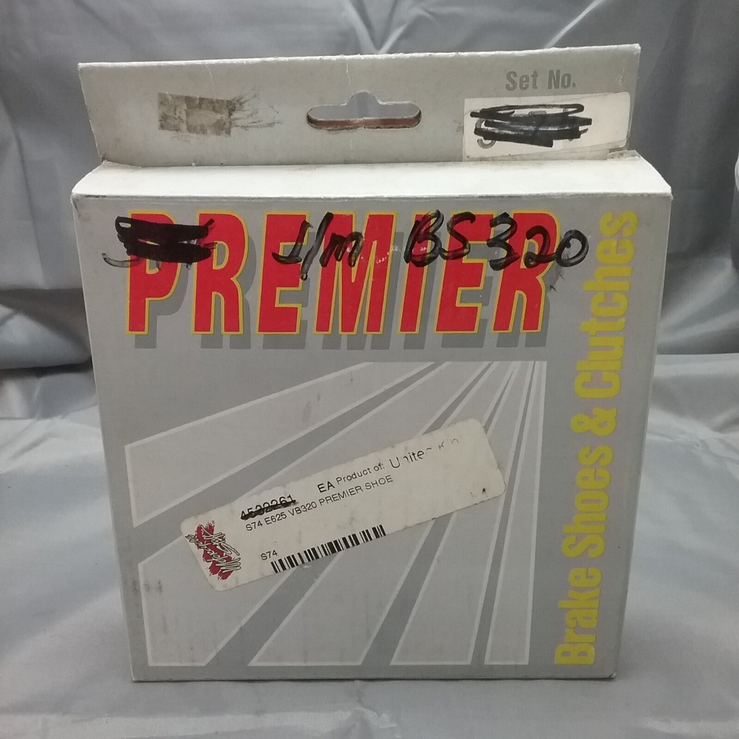 NEW PREMIER 453-2261 REPLACEMENT BRAKE SHOES S74 E625 VB320