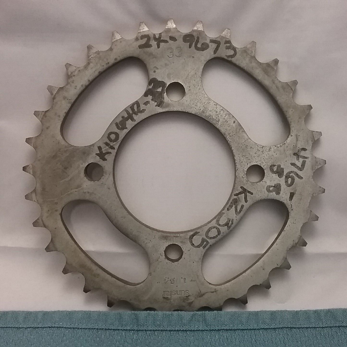 NEW SUNSTAR SPROCKET 1064 33T