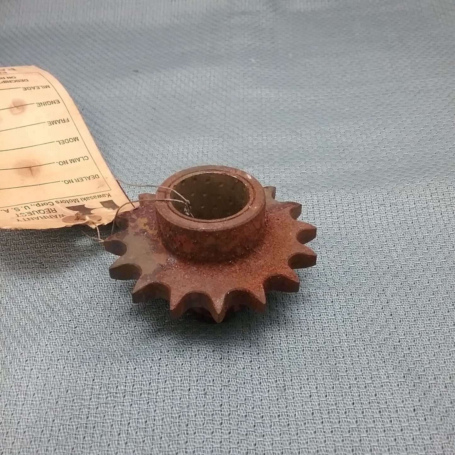 NEW KAWASAKI 13144-012 ENGINE SPROCKET, 16T