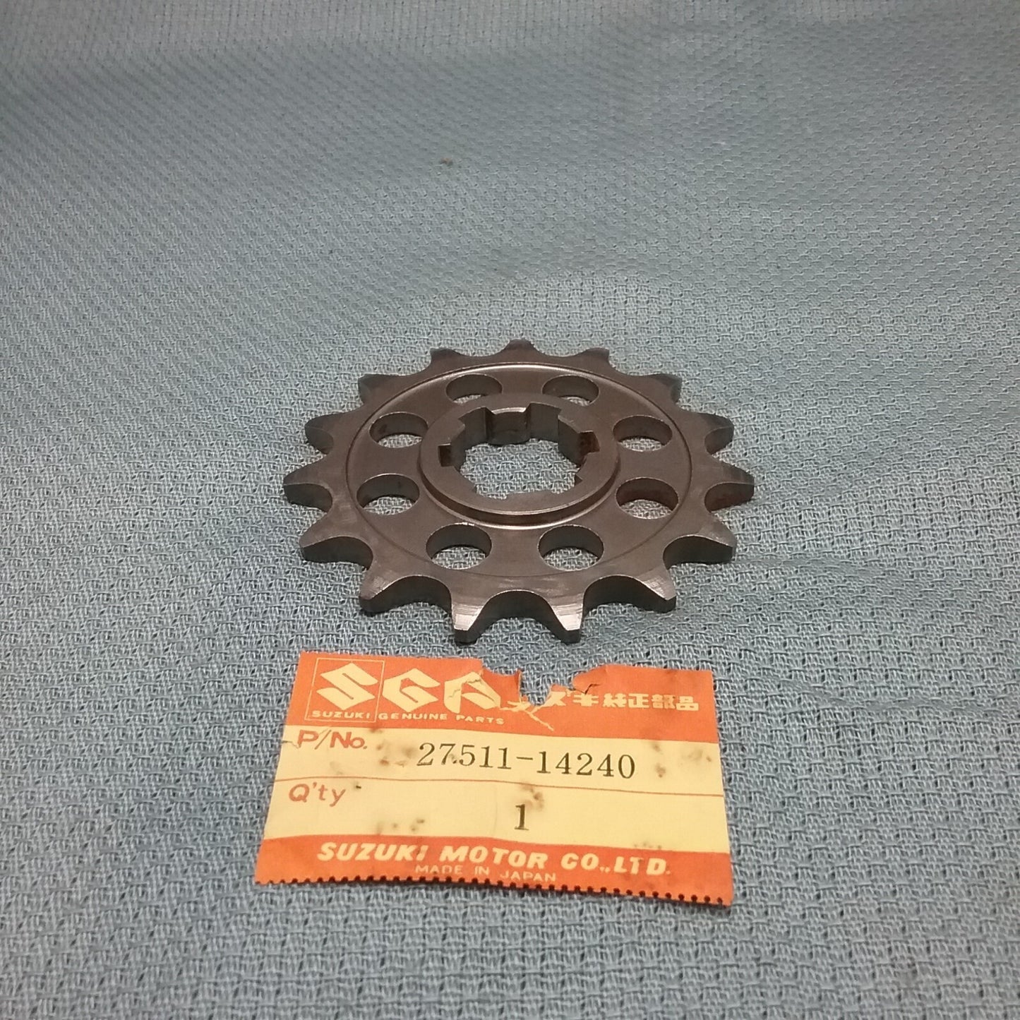 NEW GENUINE SUZUKI 27511-14240 FRONT DRIVE SPROCKET, 15T