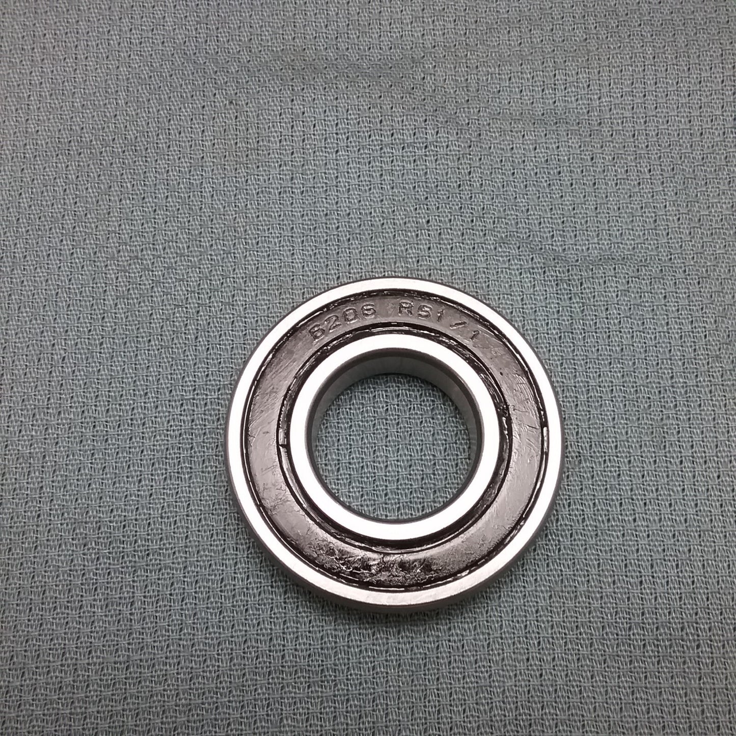 NEW UNIVERSAL 6206-RS RUBBER SEALED BALL BEARING