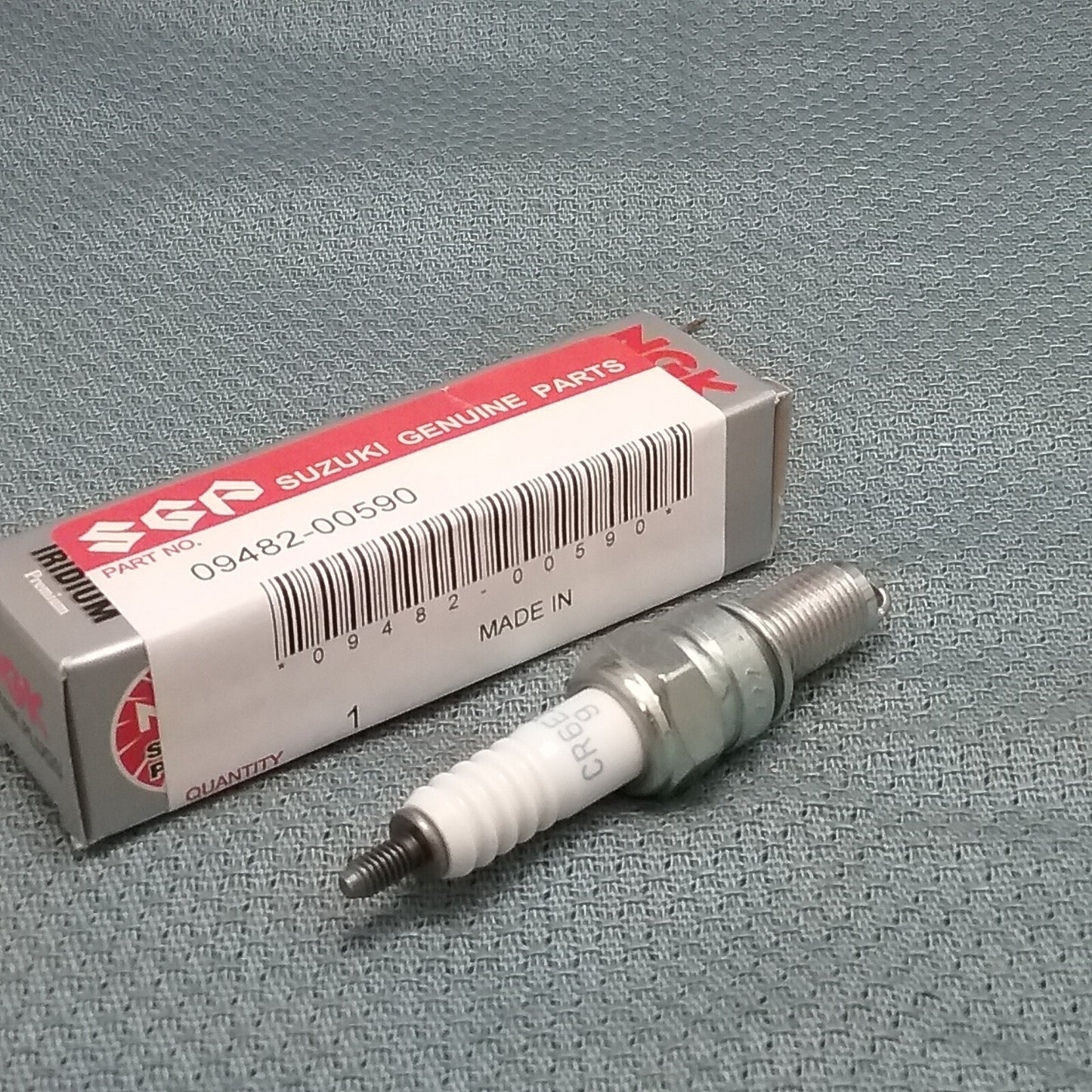 NEW SUZUKI 09482-00590 SPARK PLUG