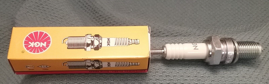 QTY 2 NEW NGK D8EA SPARK PLUG REPLACES KAWASAKI 92070-1011, #2120, 1984-1999