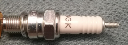 QTY 2, NEW NGK C7HSA SPARK PLUG REPLACES KAWASAKI 92070-1107, #4629, 2005