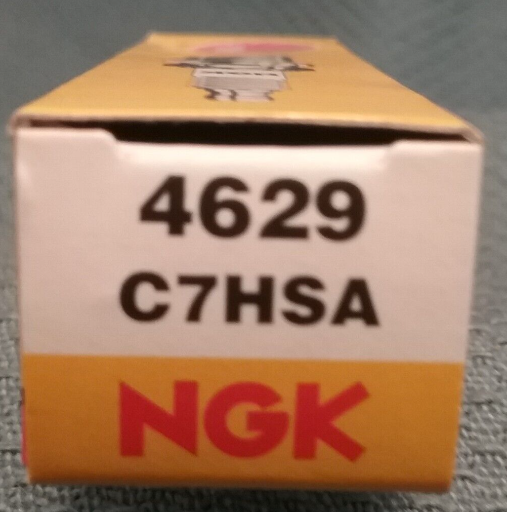 QTY 2, NEW NGK C7HSA SPARK PLUG REPLACES KAWASAKI 92070-1107, #4629, 2005