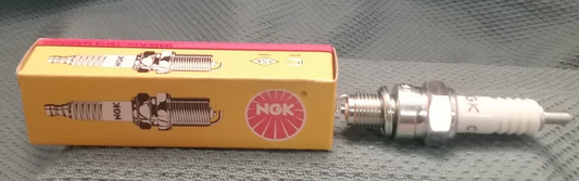 QTY 2, NEW NGK C7HSA SPARK PLUG REPLACES KAWASAKI 92070-1107, #4629, 2005
