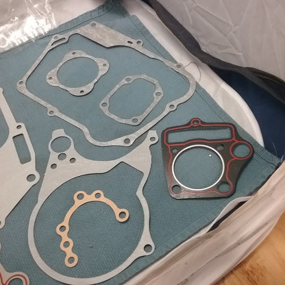 NEW SSR A00252-13-00 ENGINE GASKET SET