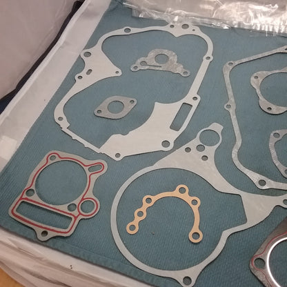 NEW SSR A00252-13-00 ENGINE GASKET SET