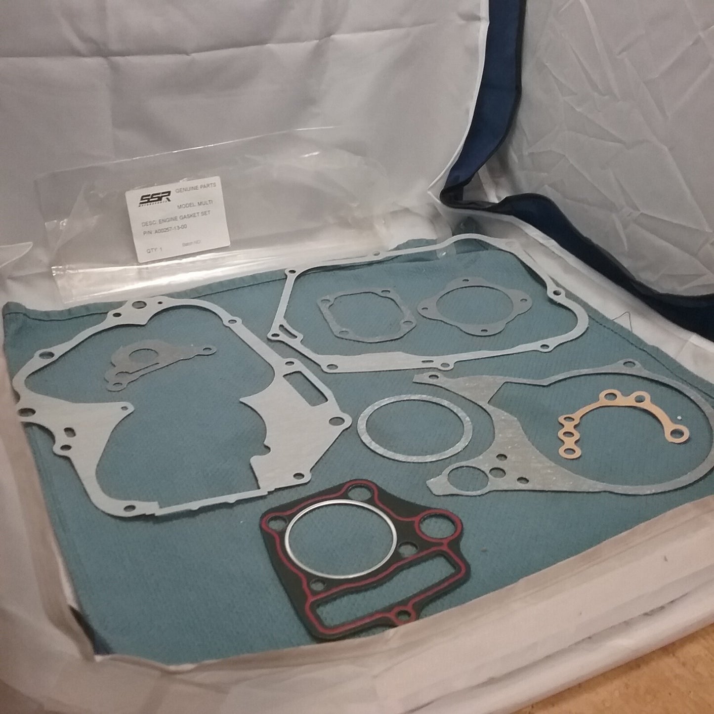 NEW SSR A00257-13-00 ENGINE GASKET SET