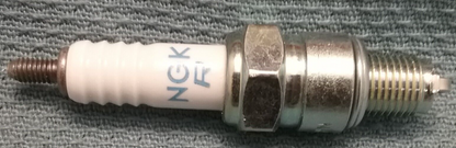 QTY 2, NEW NGK CR7HS SPARK PLUG #7223