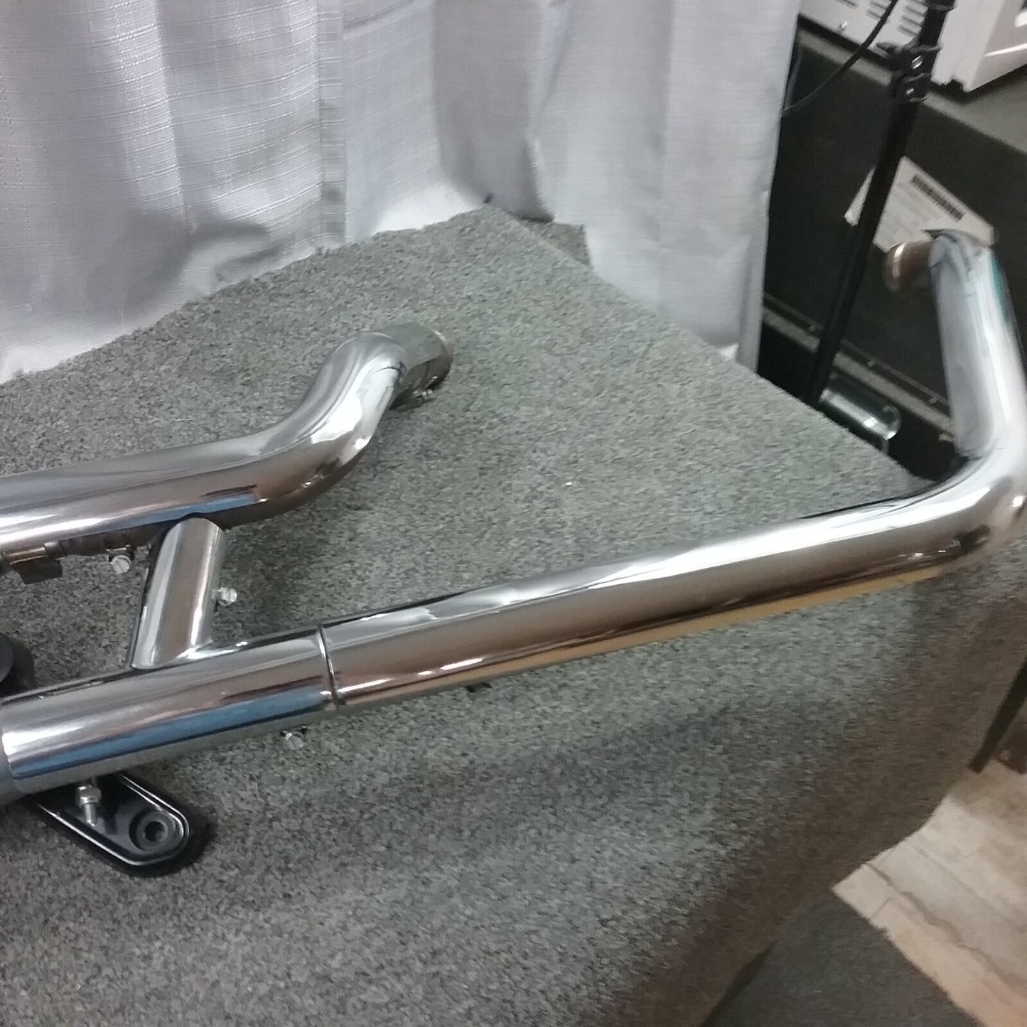 VANCE & HINES DUAL EXHAUST SYSTEM W/ HD BRACKET 65500106 & HEAT SHIELDS SOFTAIL