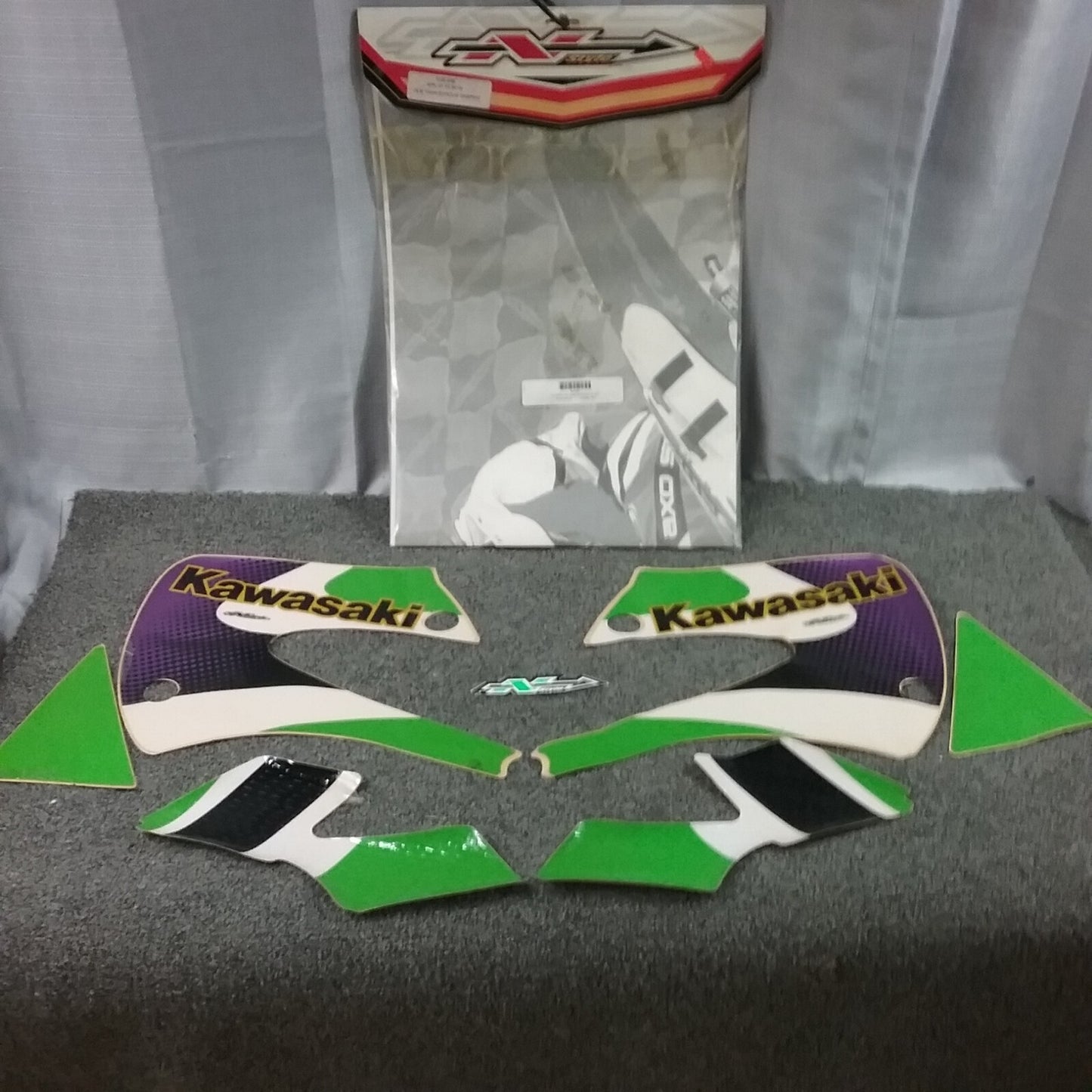 NEW N STYLE 541097 TANK/SHROUD GRAPHIC KIT '01 KX85/100