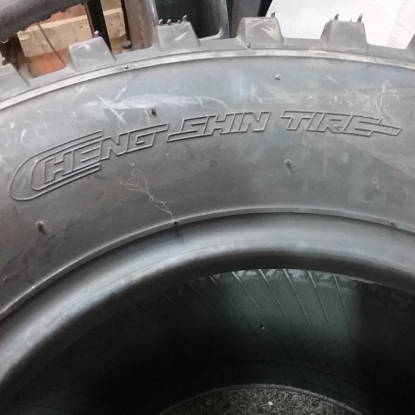 NEW CHENG SHIN TIRE 52596460 TUBELESS 22X8.00-10 C828