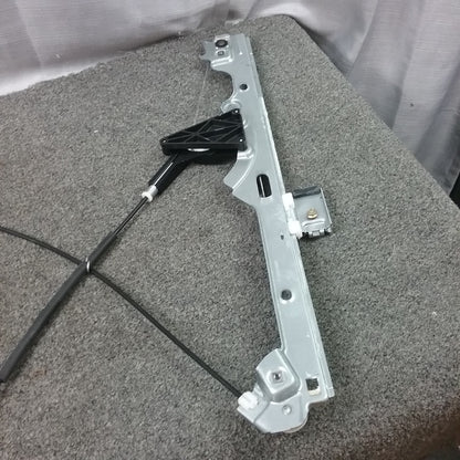 NEW GENIUNE GM 19120095 FRONT DRIVER SIDE POWER WINDOW REGULATOR WITHOUT MOTOR