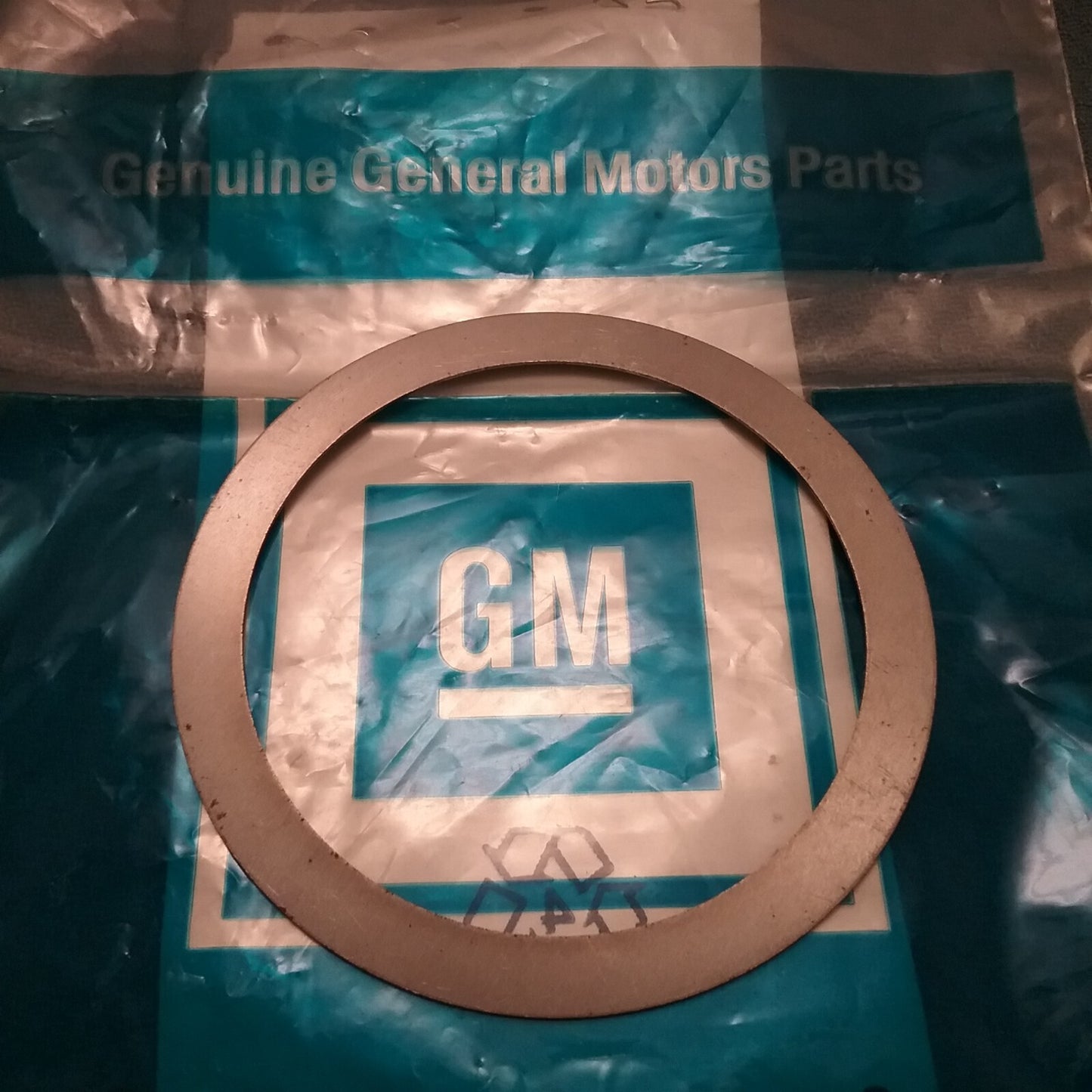 NEW GENUINE GM 15636200 Shim, Mainshaft Rear Bearing (.0275, .0285)