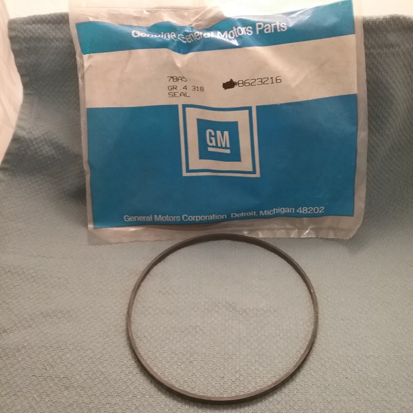 NEW GENUINE GM 8623216 Seal, Case Extension