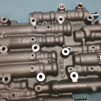 NEW GENIUNE GENERAL MOTORS 2264 TRANSMISSION VALVE BODY GM7 B113