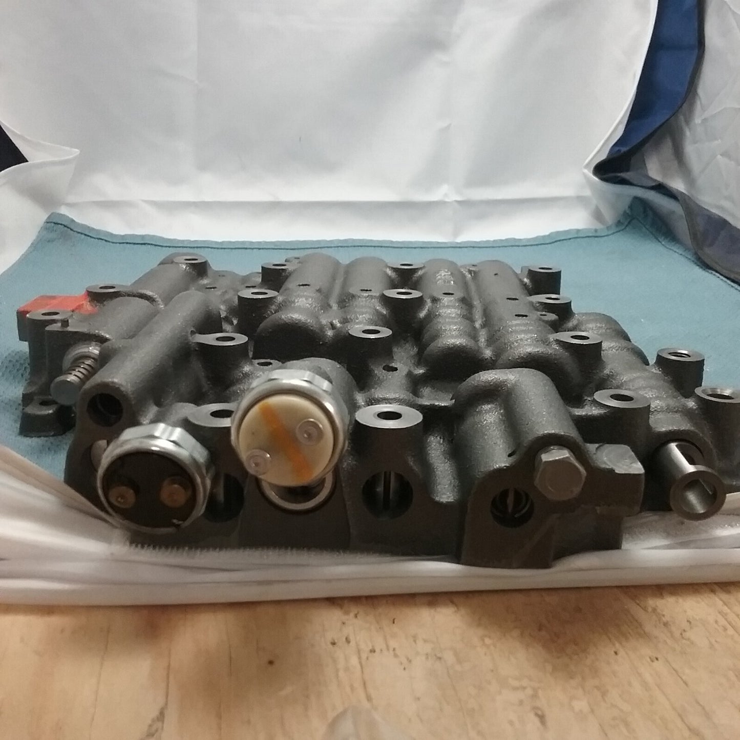 NEW GENIUNE GENERAL MOTORS 2264 TRANSMISSION VALVE BODY GM7 B113