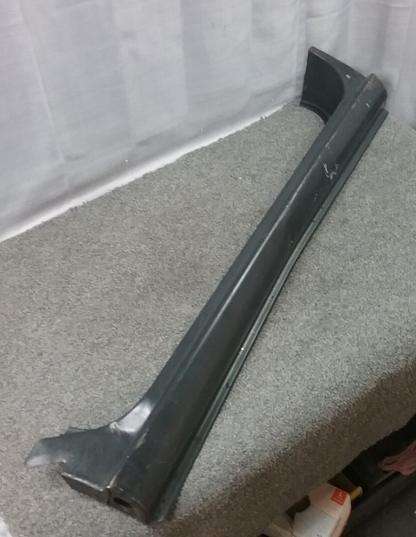 NEW GENIUNE GENERAL MOTORS 03944881 LH ROCKER PANEL