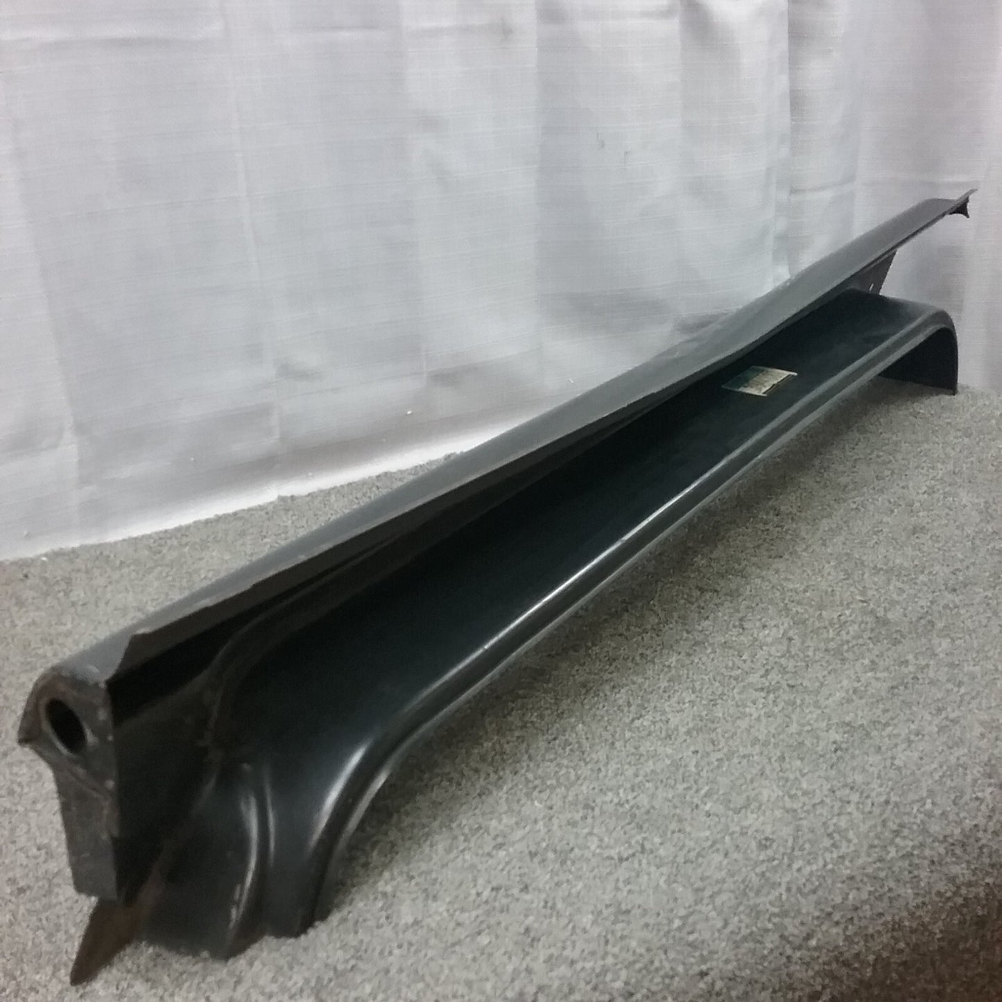 NEW GENIUNE GENERAL MOTORS 03944881 LH ROCKER PANEL