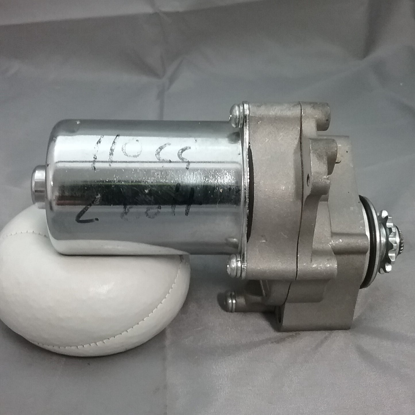NEW UNIVERSAL STARTER MOTOR 12 TOOTH 2 STUD TOP MOUNT 110CC