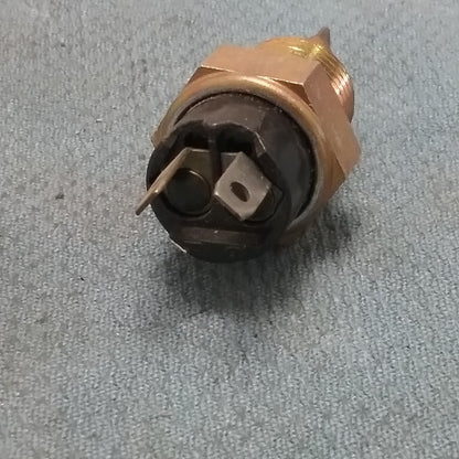 NEW STEWWART WARNER  D-363-AS TEMPERATURE SENSOR