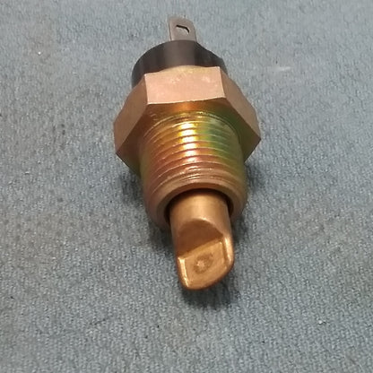 NEW STEWWART WARNER  D-363-AS TEMPERATURE SENSOR