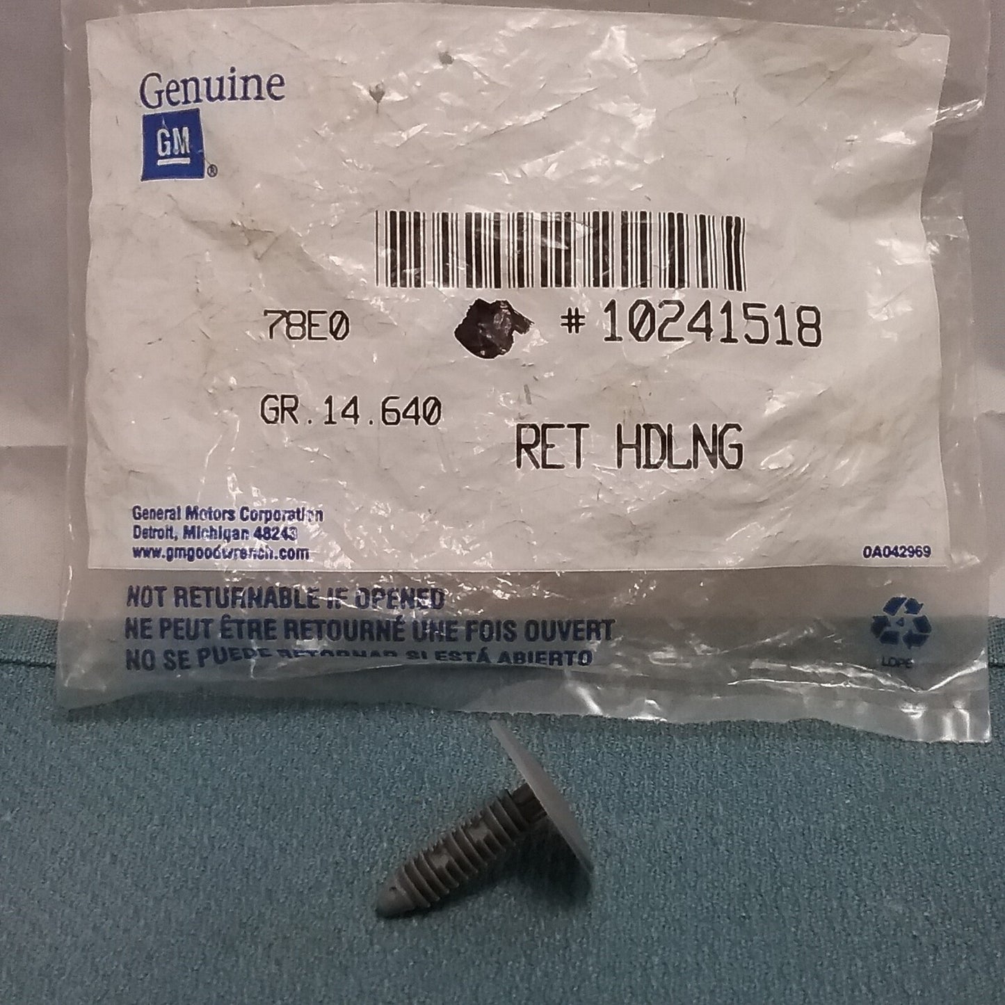 NEW GM 10241518 MEDIUM GRAY MULTI-PURPOSE RETAINER