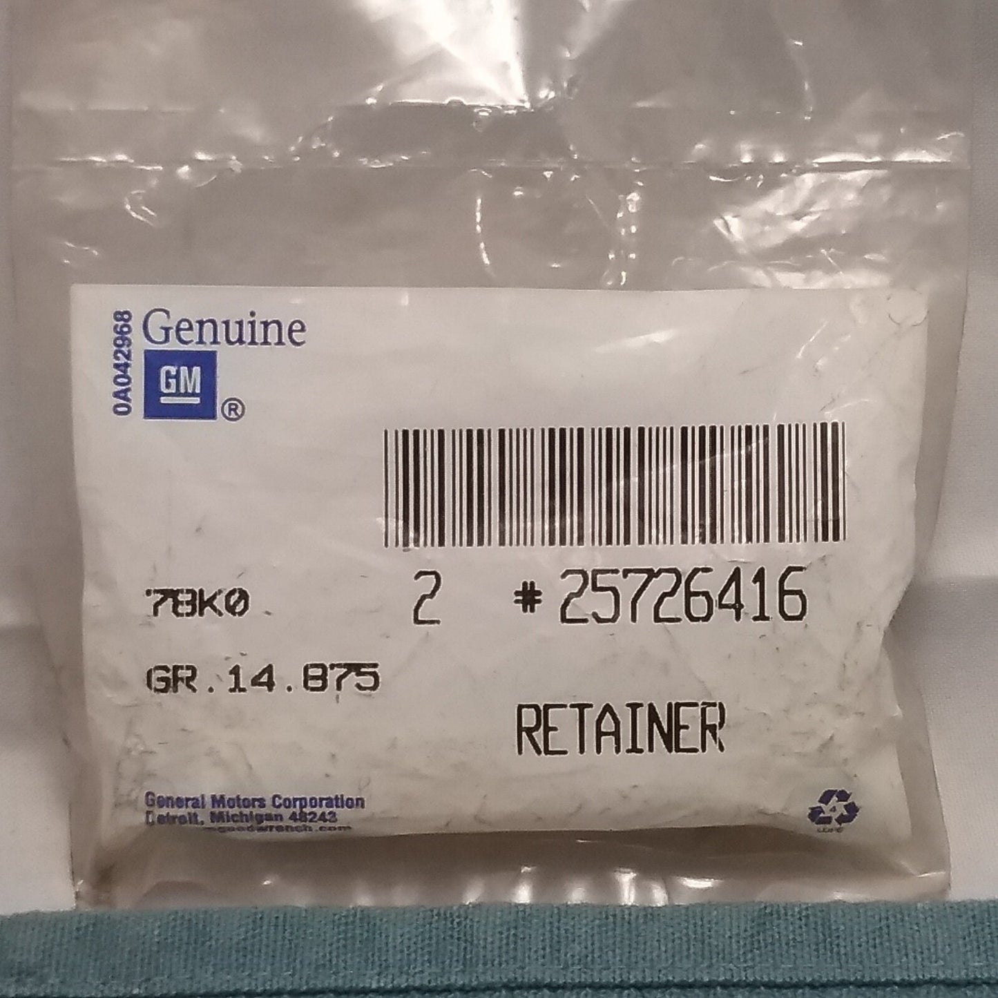QTY 2 NEW GENUINE GM 25726416 F RETAINER