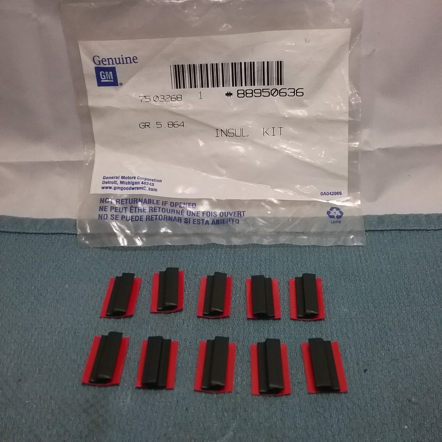QTY 10 NEW GENUINE GM 88950636 INSULATOR KIT