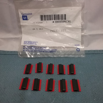 QTY 10 NEW GENUINE GM 88950636 INSULATOR KIT