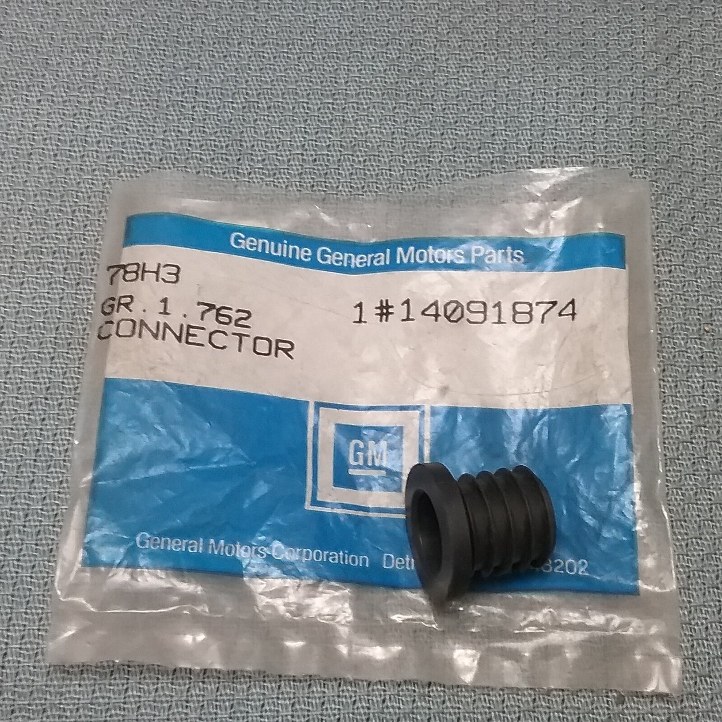 NEW GENUINE GM 14091874 CRANKCASE VENT TUBE CONNECTOR