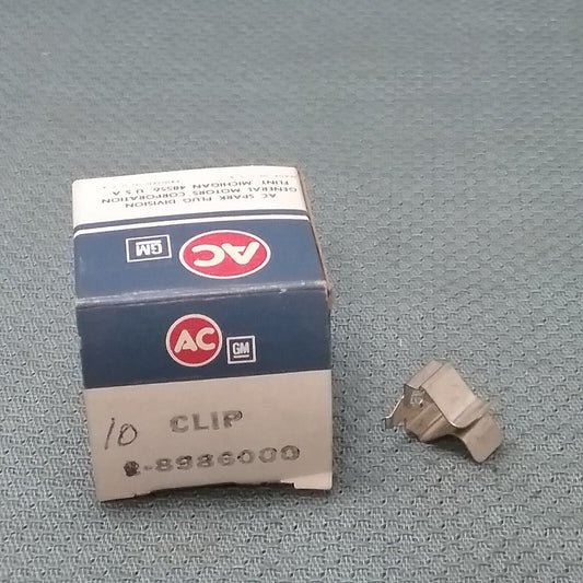NEW GENUINE GM 8986000 CLIP, INSTRUMENT CLUSTER, CHASSIS WIRING