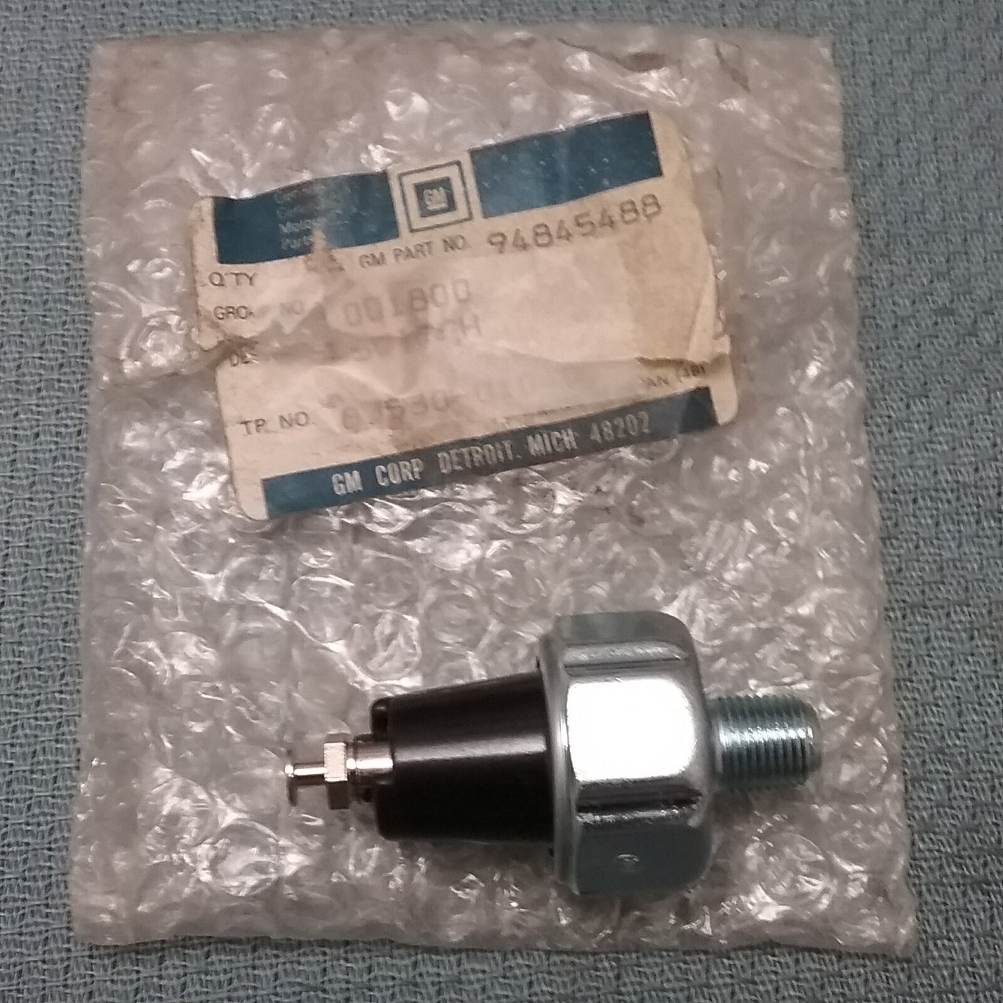 NEW GENUINE GM 94845488 Switch Asm, Engine Oil Pressure Indicator