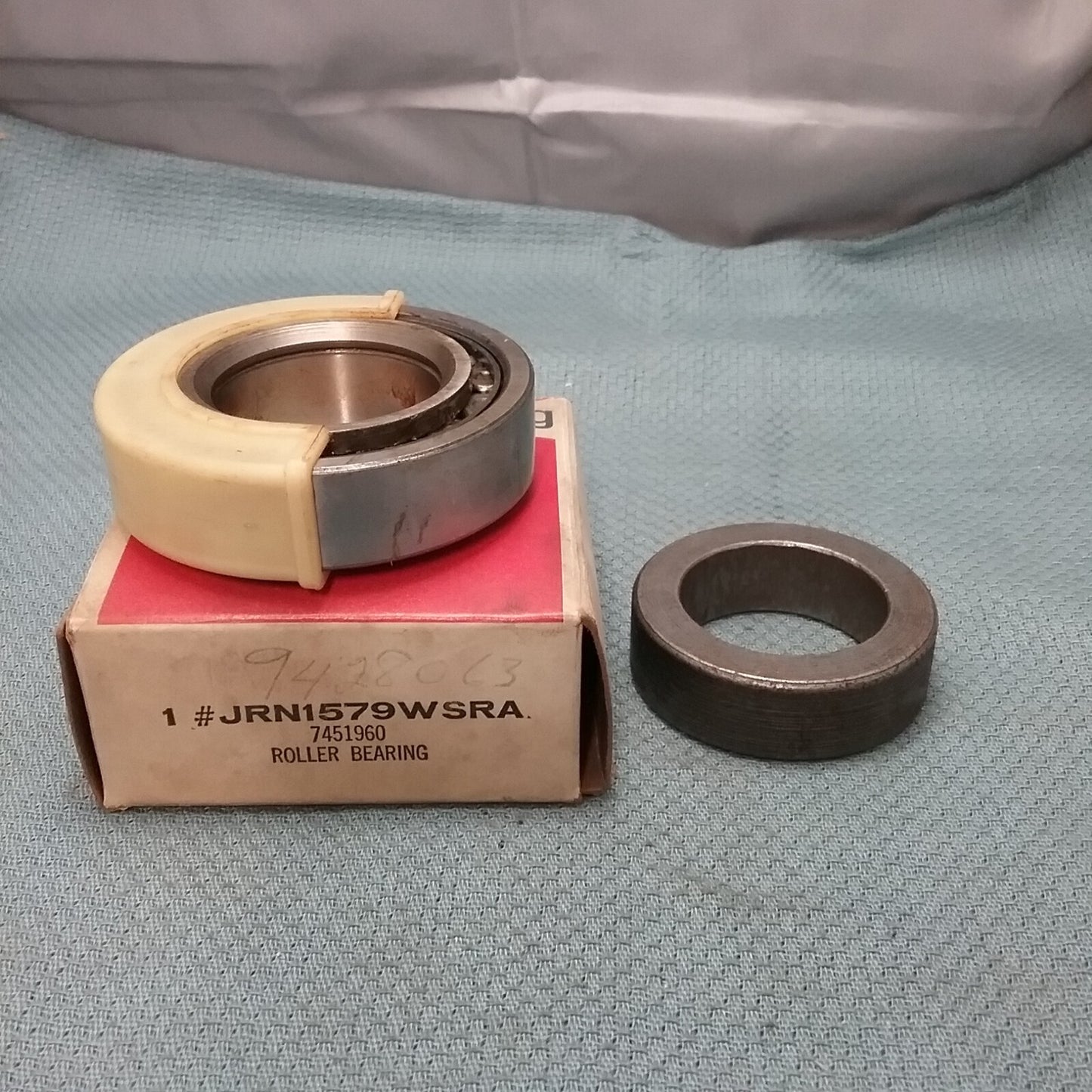 NEW NDH BEARING 7451960 ROLLER BEARING, REAR WHEEL GM 7451960
