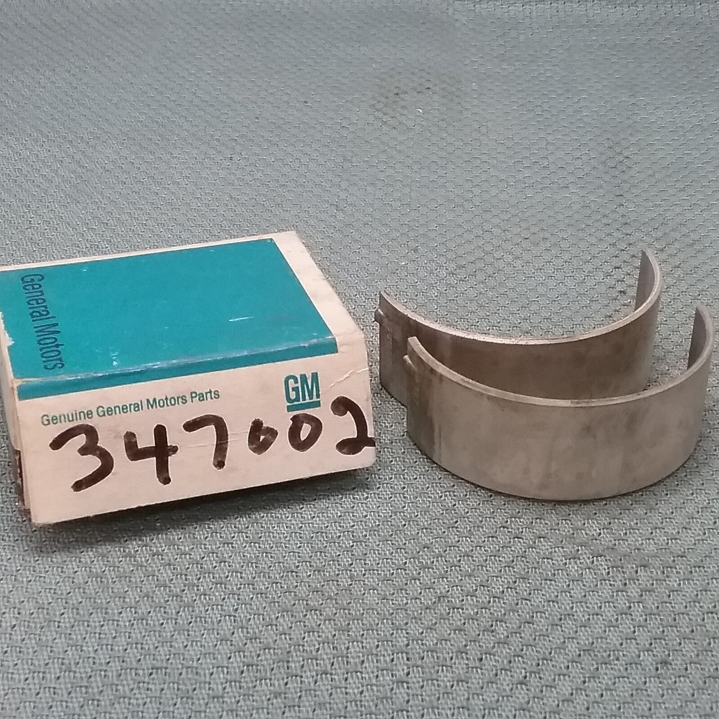 NEW GENUINE GM 347002 CONNECTING ROD BEARING