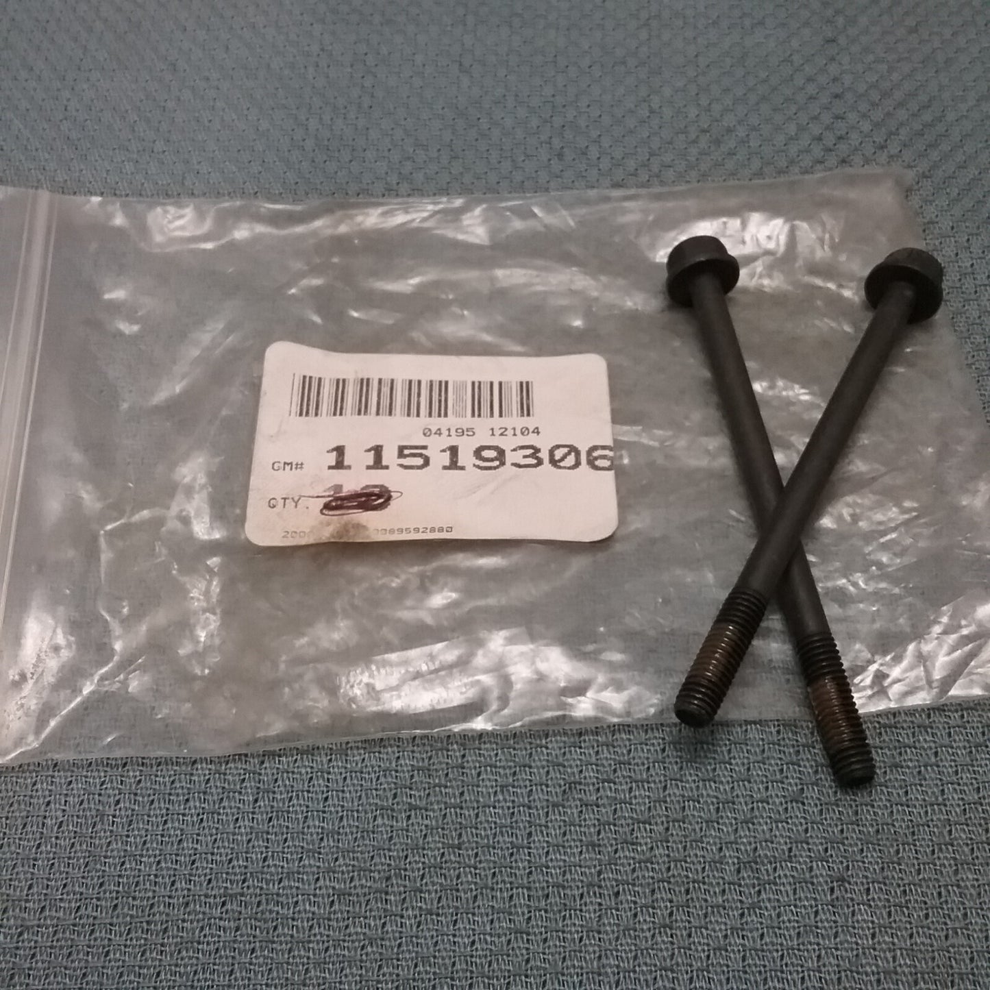 QTY 2 NEW GENUINE GM 11519306 BOLT, ENGINE HEAD 6 x 1 x 88.3mm