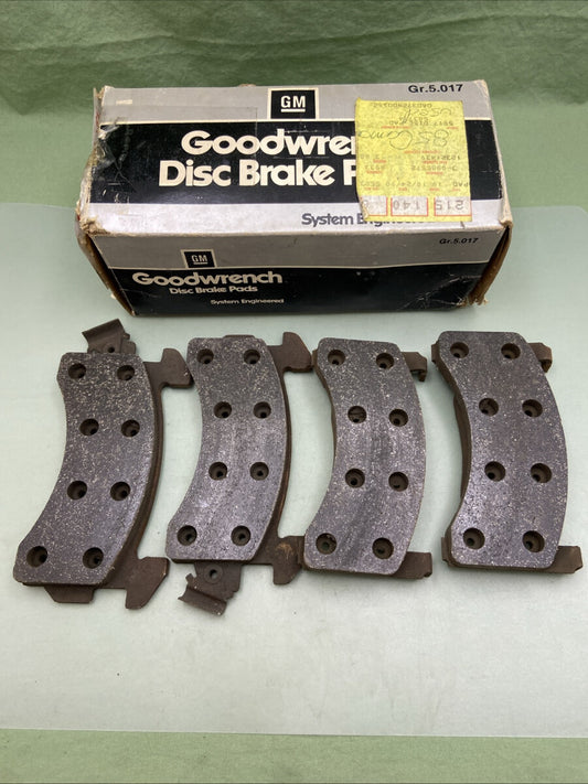 NEW GENUINE GM 18028735 FRONT DISC BRAKE PADS GR 5.017